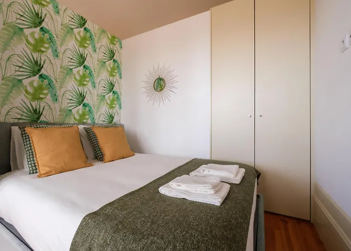 Cedofeita Sunshine Luxury Downtown 아파트 *